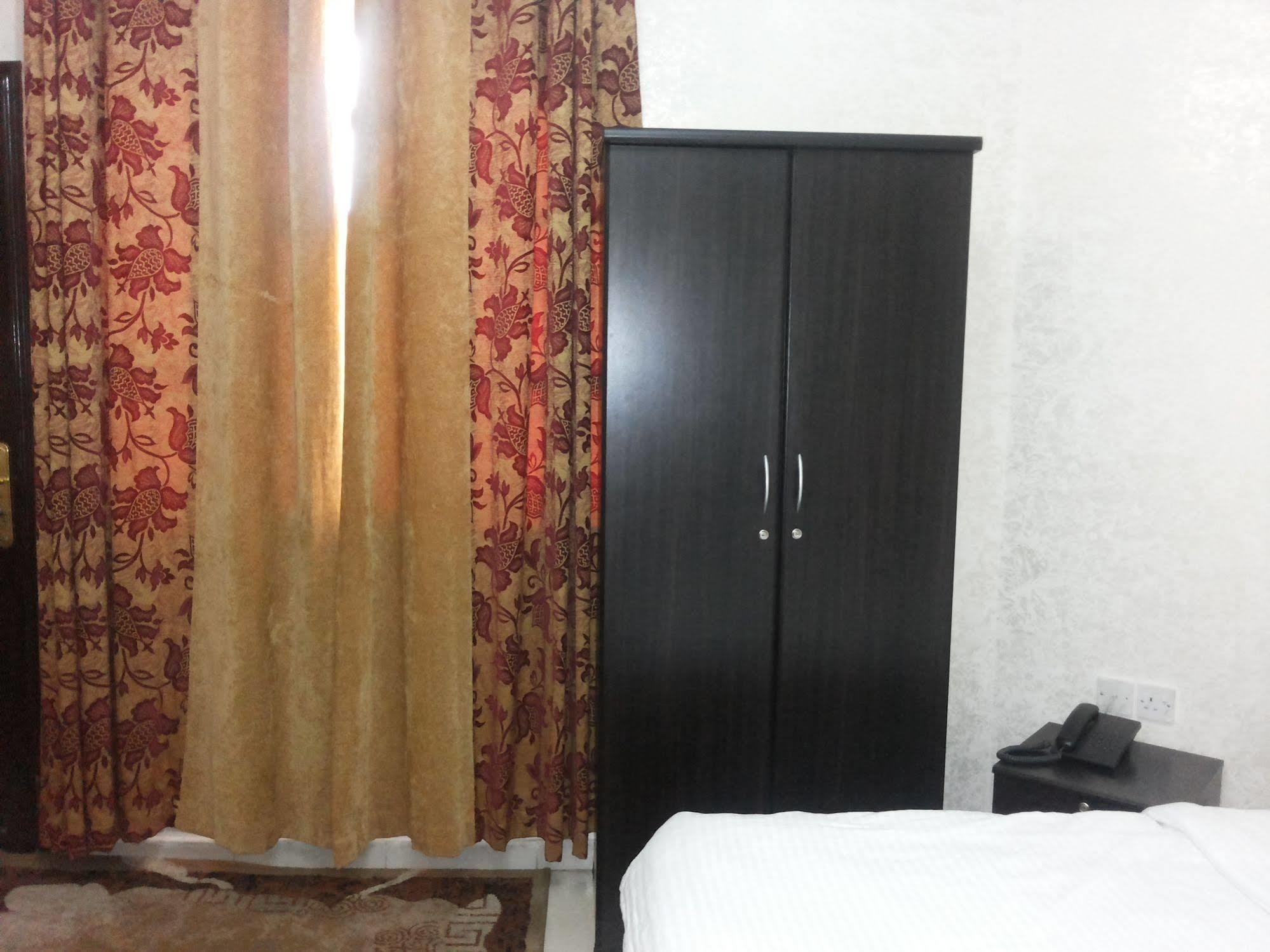 Gulf Hotel Apartment الخليج للشقق الفندقية Muscat Exteriör bild