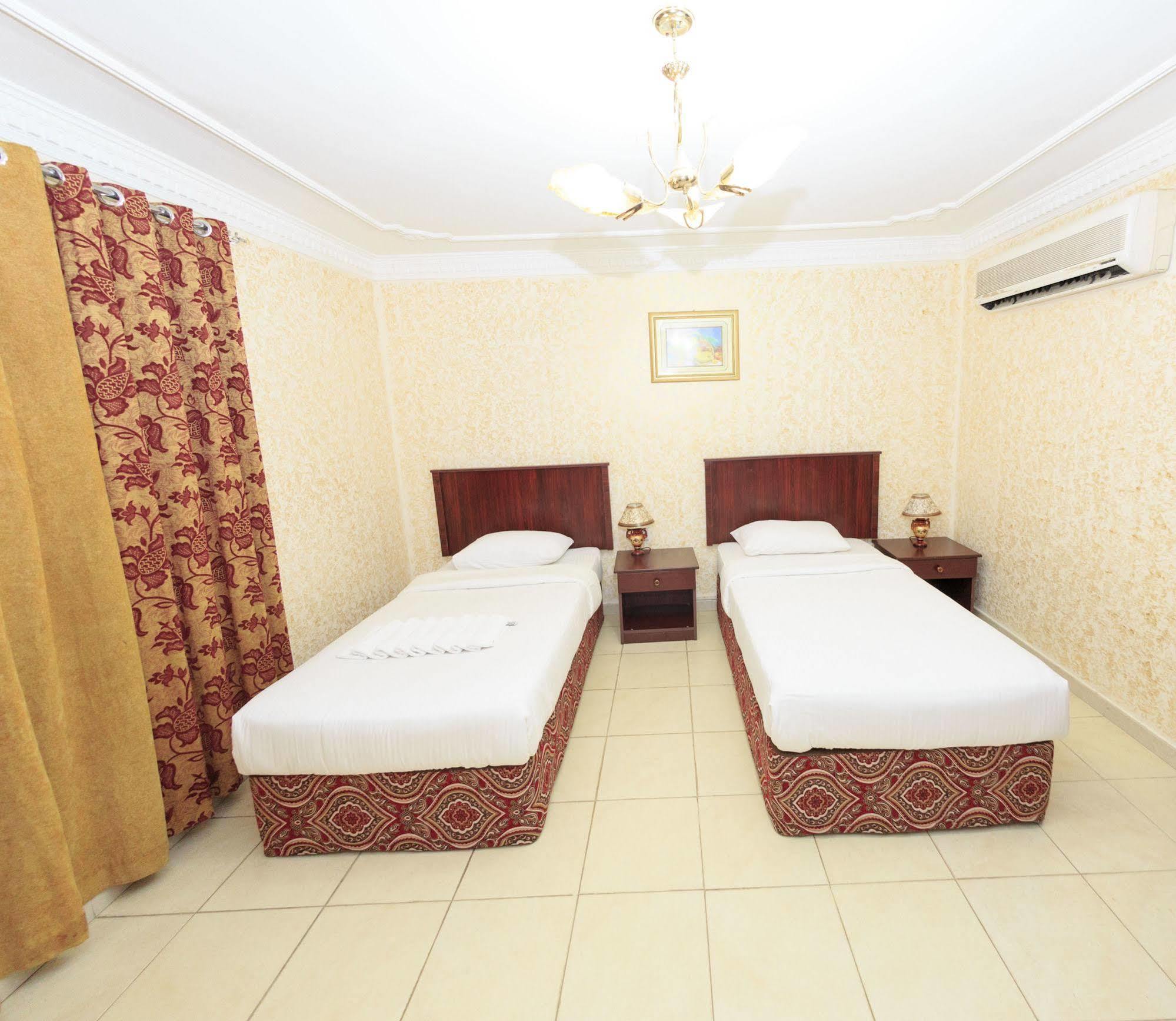 Gulf Hotel Apartment الخليج للشقق الفندقية Muscat Exteriör bild