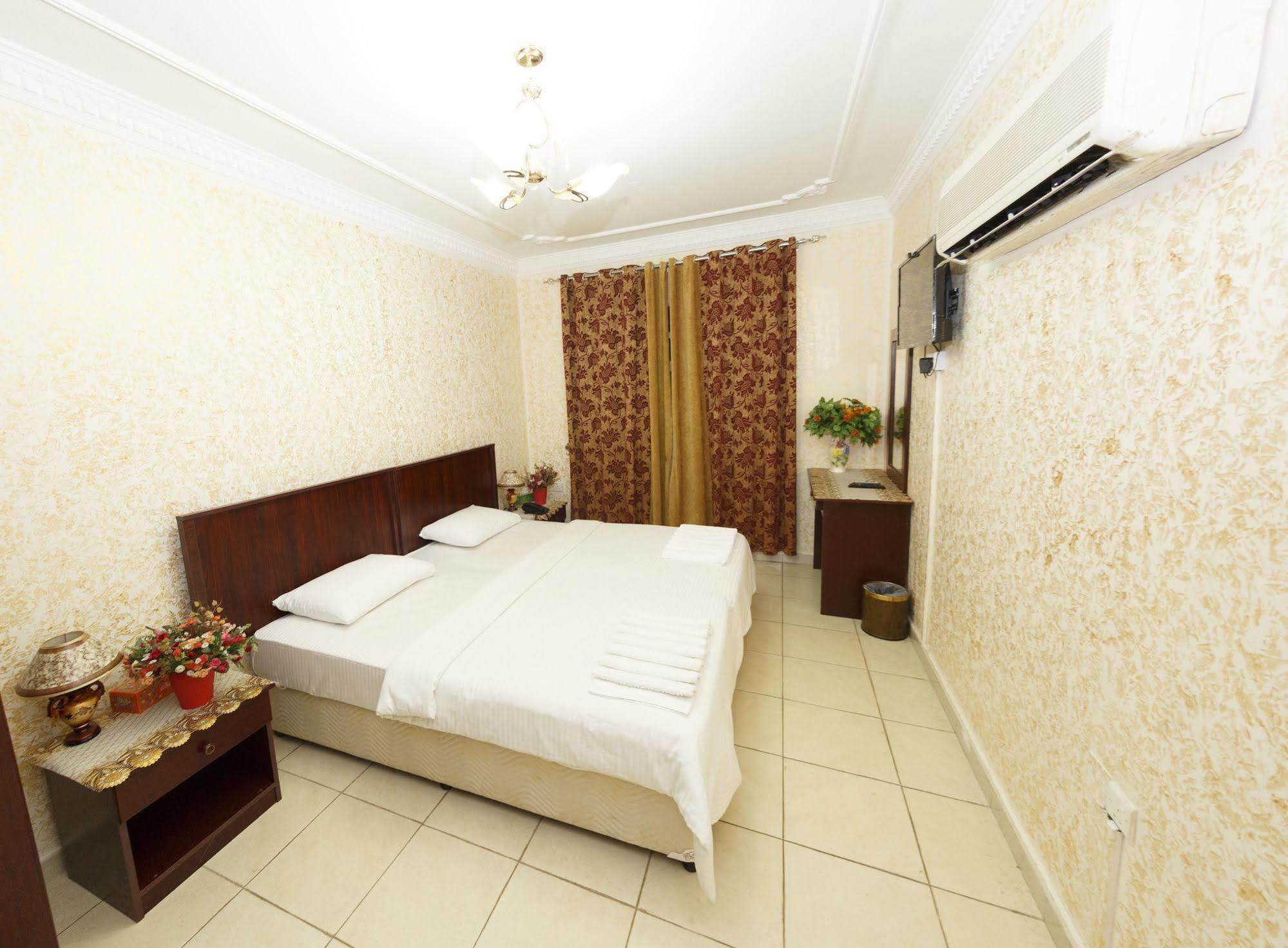 Gulf Hotel Apartment الخليج للشقق الفندقية Muscat Exteriör bild