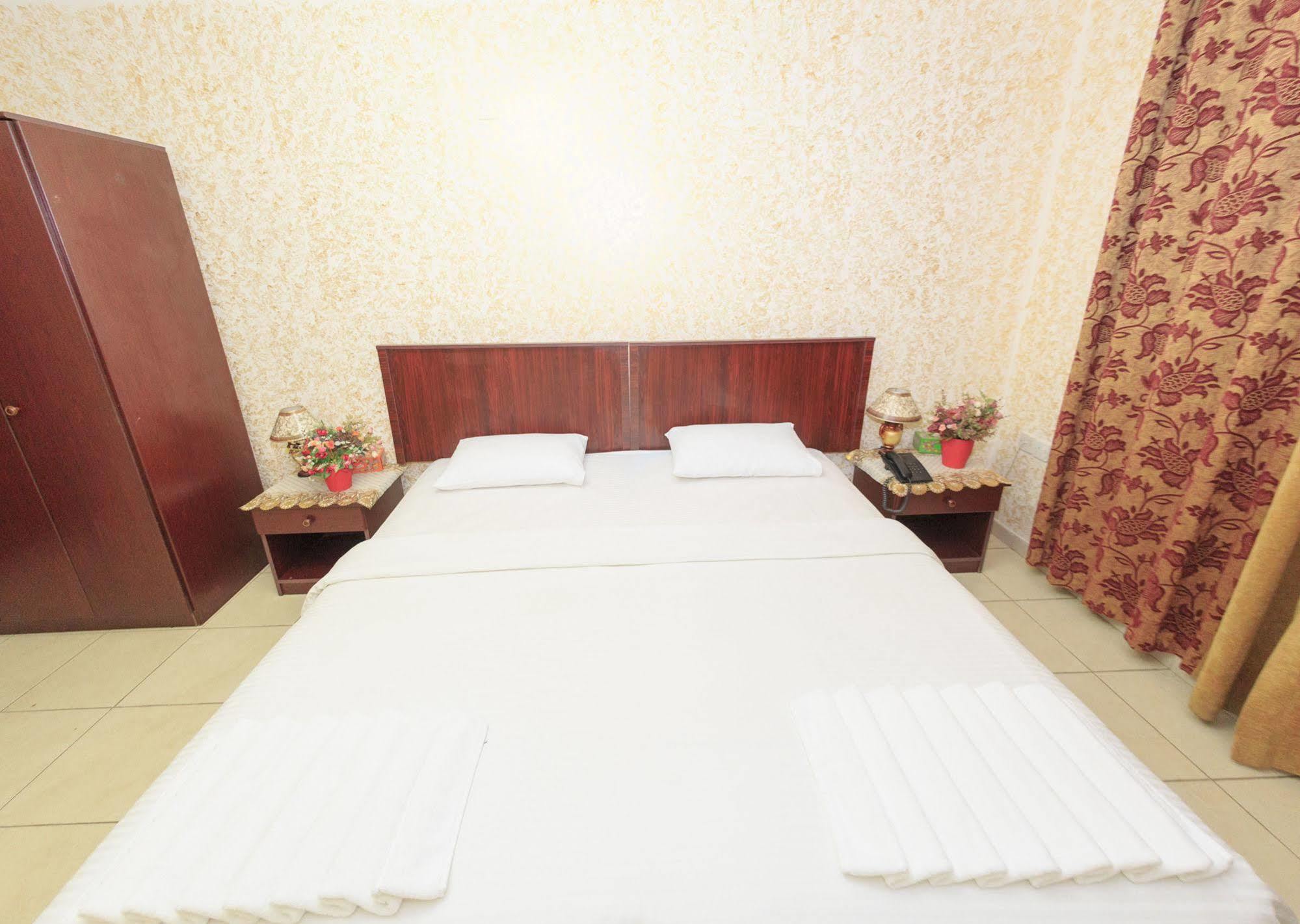 Gulf Hotel Apartment الخليج للشقق الفندقية Muscat Exteriör bild